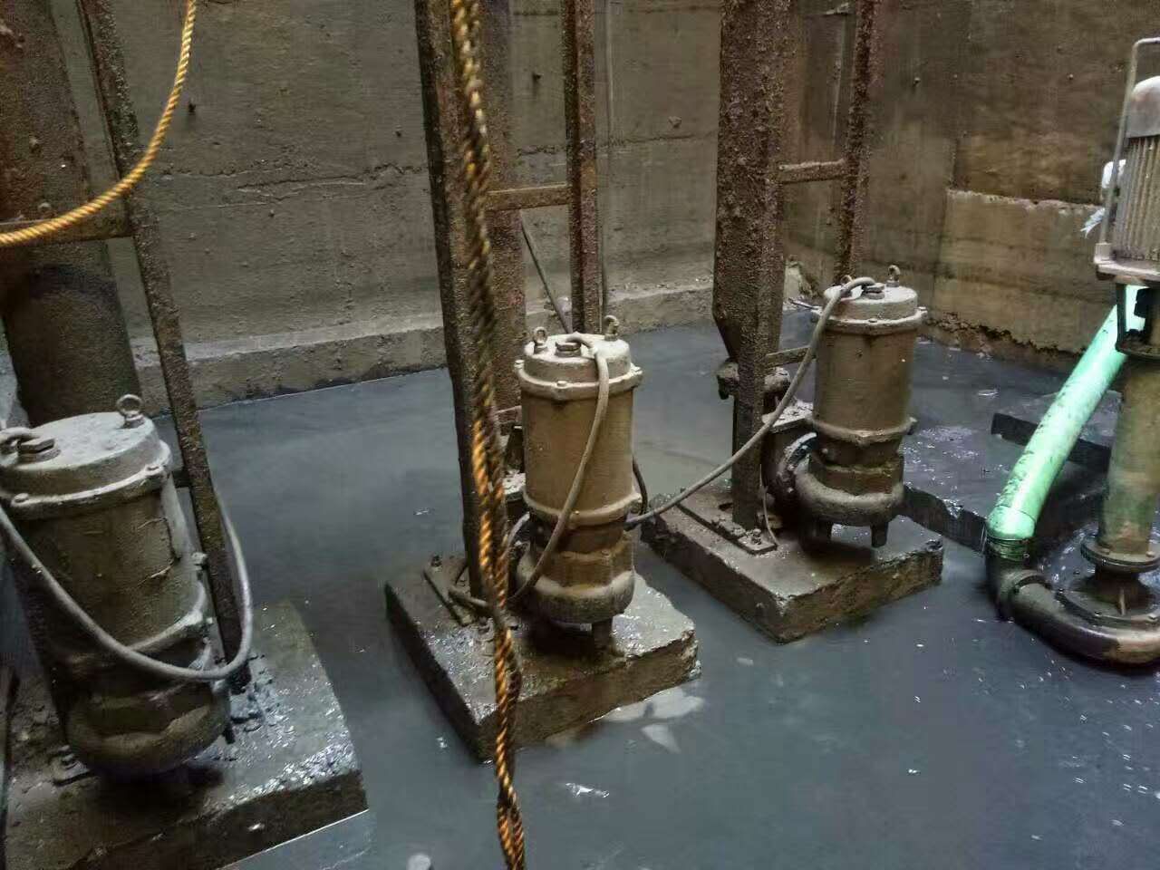 屯昌污水池清理